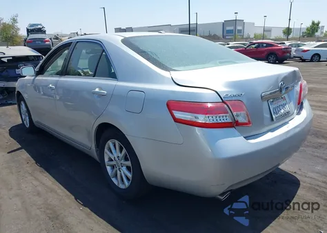 2010 Toyota Camry Xle V6 z USA, uszkodzony, nr VIN JTNBK3EK8A3047254